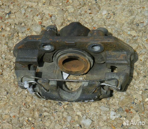 Суппорт передний левый Opel Astra F 1.6