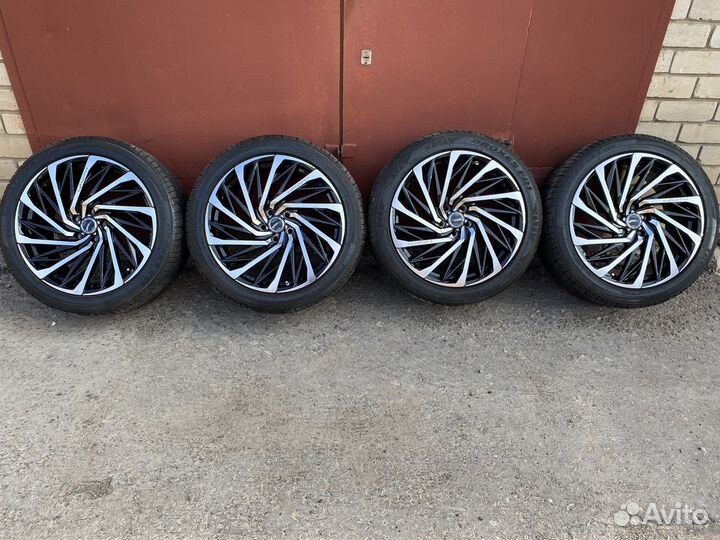 Loxarny R20+Toyo 245/45/20(новый)