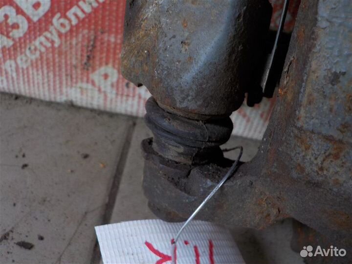 Суппорт передний правый Mitsubishi Galant 9 4G93