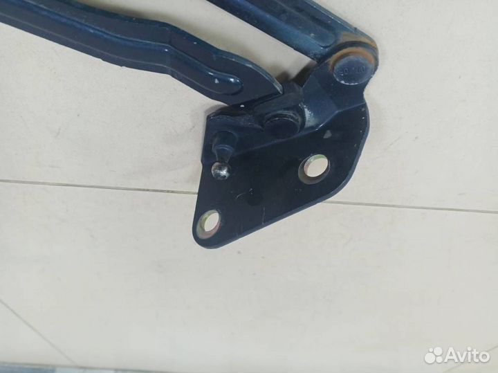 Петля крышки багажника Ford Mondeo 3 2000-2007