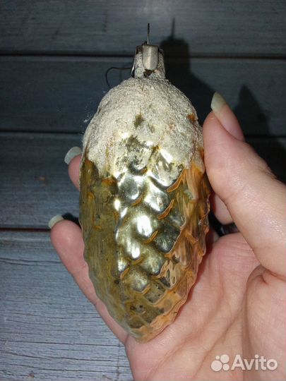Ёлочная игрушка Шишка золотая СССР