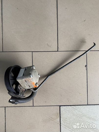 Насос гура Volvo