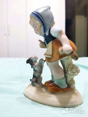 Статуэтка Fasold & Stauch Девочка и щенок Германия