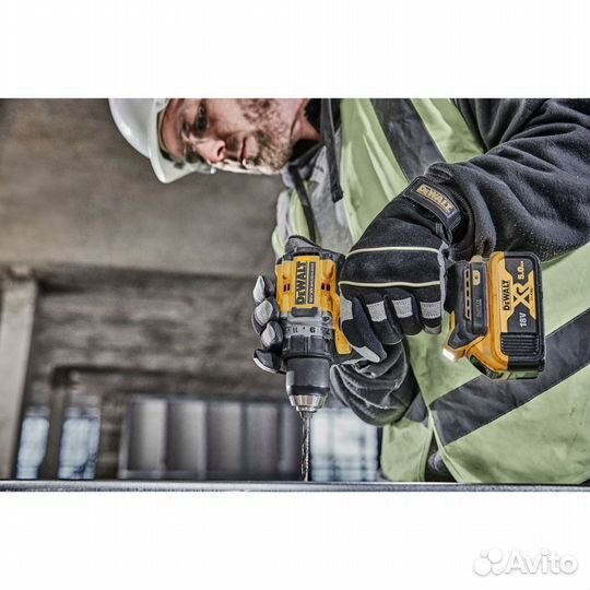 Дрель-шуруповерт Dewalt DCD800P2T (90Нм) 18В
