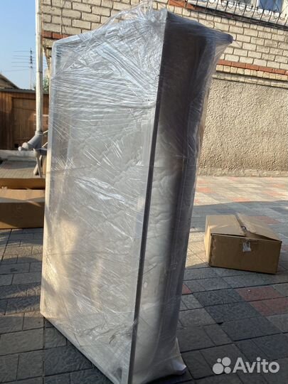 Кроватка для новорожденных с маятником