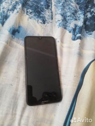 HUAWEI Y7 (2019), 3/32 ГБ