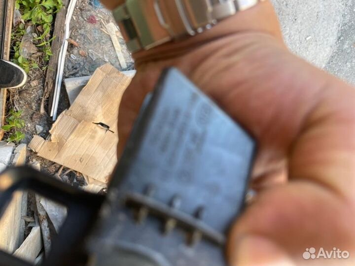 Кронштейн бампера задний левый Kia Rio X-Line