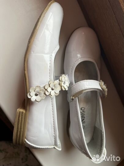Туфли белые р. 34 -35 (22 стелька)