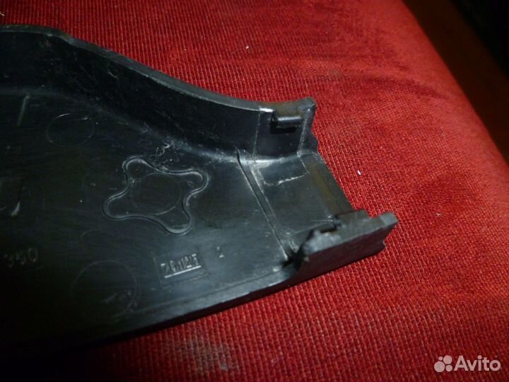 Крышка поводка дворника правая Merc S-Class W221