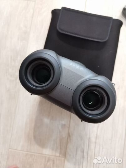 Бинокль Canon 8x20 IS