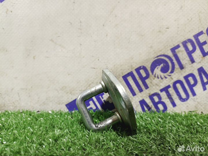 Ответная часть замка двери Toyota Corolla хетчбек