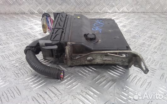 Блок управления двигателем toyota auris E150 (6AD1