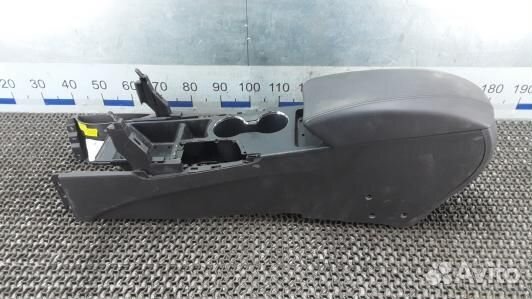 Подлокотник центральный hyundai sonata 6 (YF) (2MF