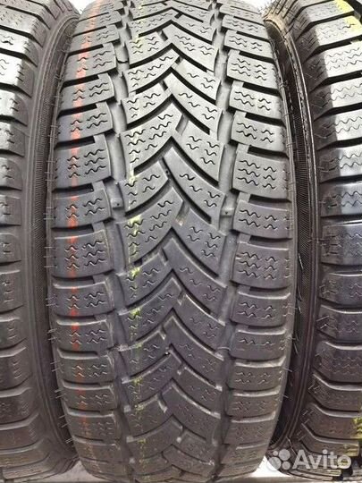 Vredestein ComTrac Winter 215/60 R16 104M