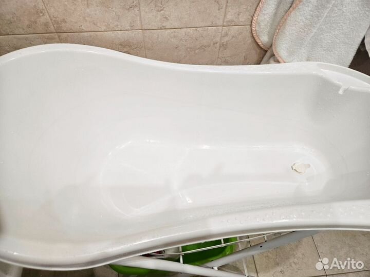 Детская ванночка для купания с подставкой