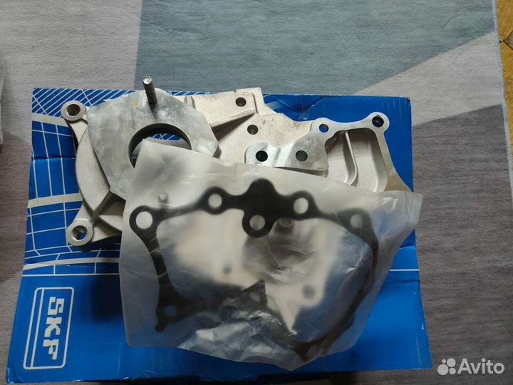 Насос водяной помпа toyota Skf vkpc91815