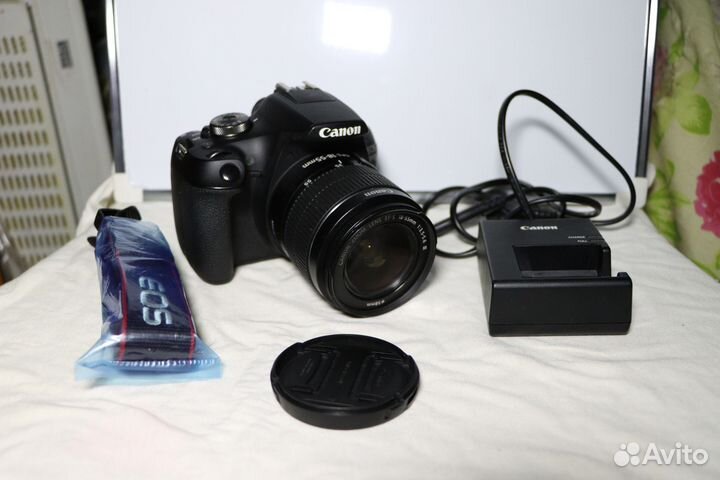 Комплект Зеркальный фотоаппарат canon eos 2000d