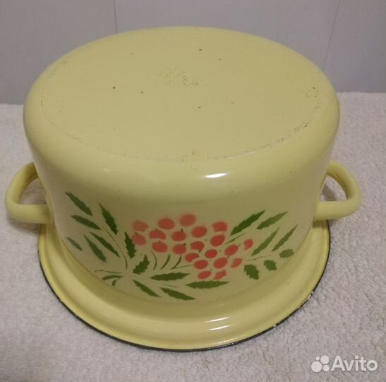 Кастрюля эмалированная