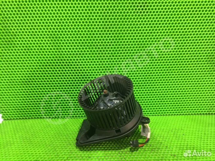 Моторчик отопителя Mercedes-Benz V W638