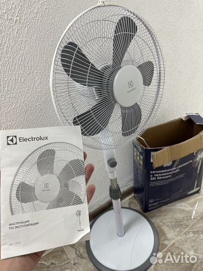 Вентилятор напольный electrolux EFF-1003D