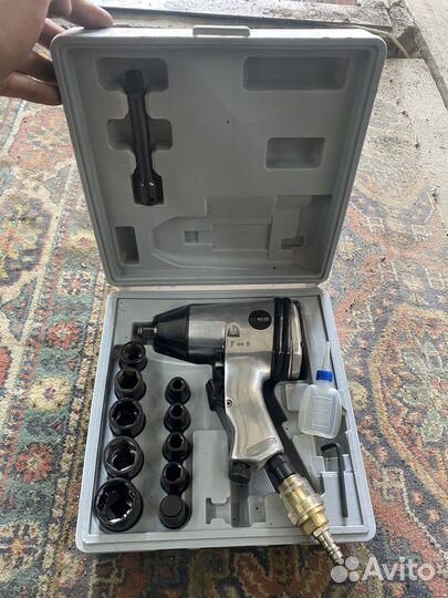 Гайковерт пневматический