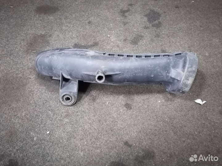 Патрубок воздушного фильтра Skoda Octavia a4