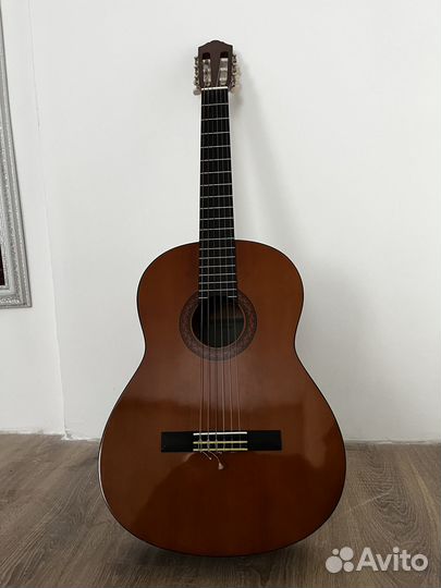 Классическая гитара yamaha c40