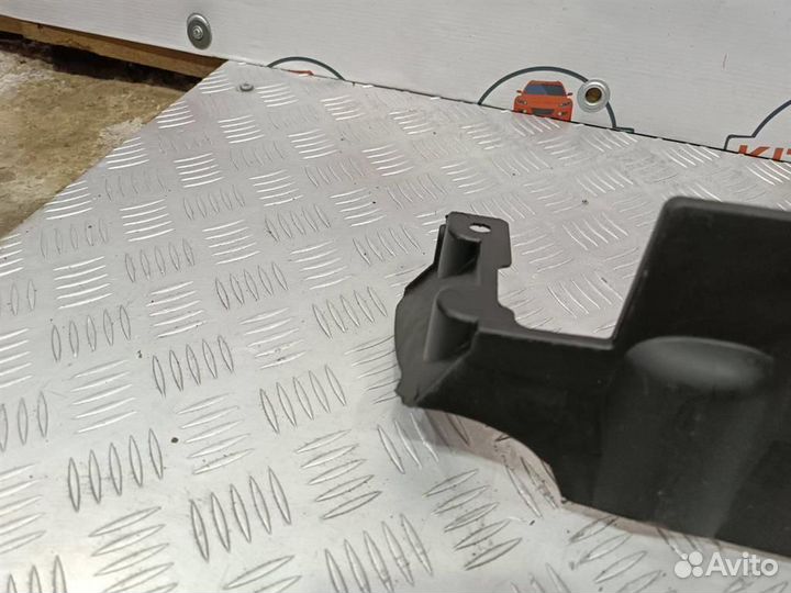 Воздуховод радиатора нижний Ford Fusion