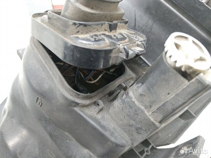 Фара передняя для Volkswagen Golf 4 89307370