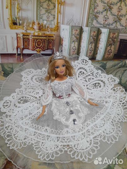 Пышное вышитое платье принцессы для куклы Барби