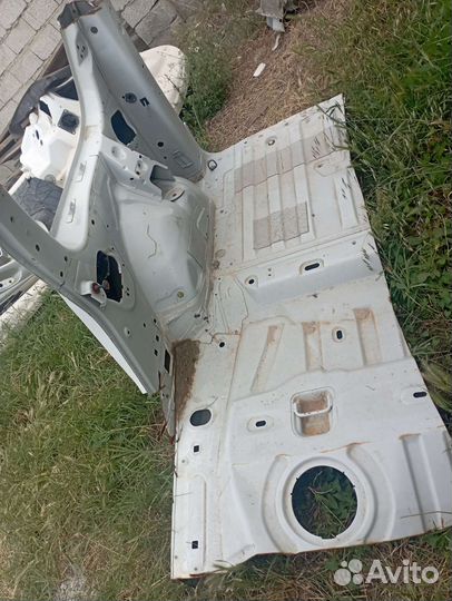 Крыло Ларгус Правое