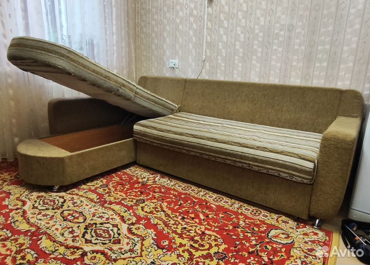 Диван угловой