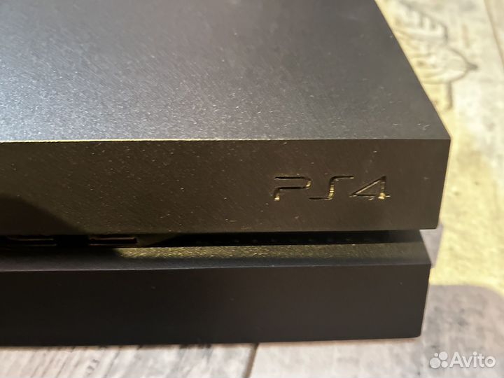 Игровая приставка ps4