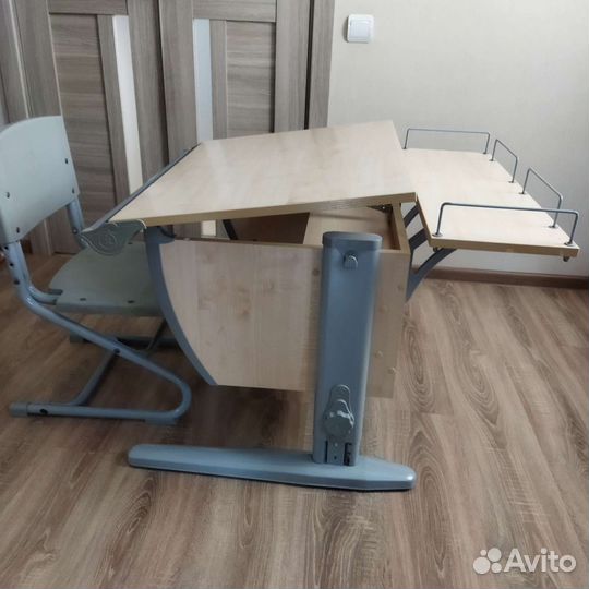 Стол (парта) и стул