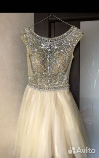 Продается очень красивое платье на выпускной