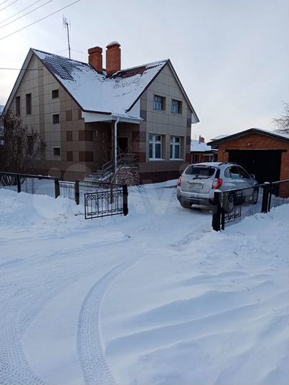 Коттедж 205 м² на участке 15 сот.