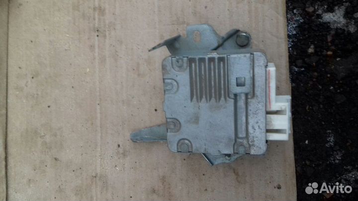 Блок управления эбу Toyota yaris 2005-2011г. 89650