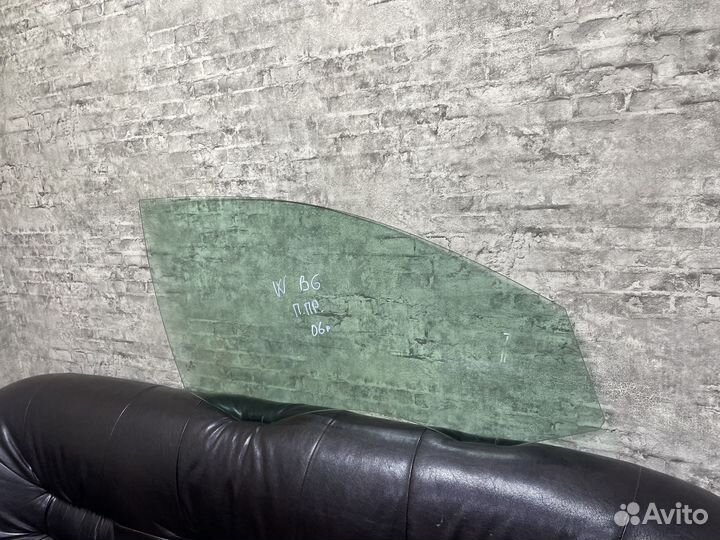 Стекло переднее правое Фольксваген Пассат Б6