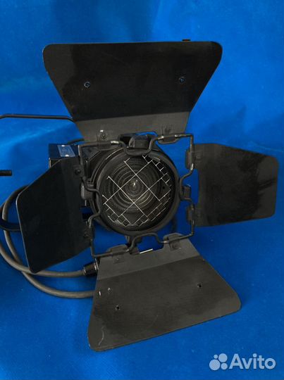 Свет Logocam Fresnel 300 Вт