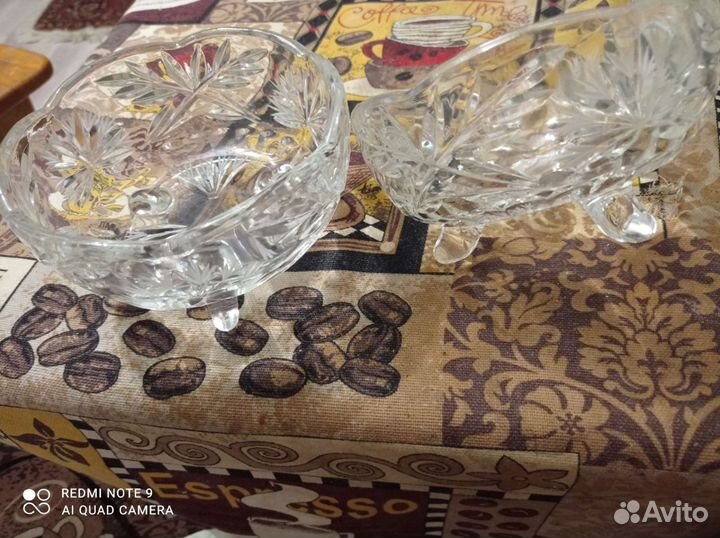 Конфетница на ножках