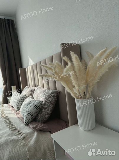 Белая кровать