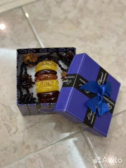 Янтарный браслет и колье