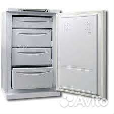 Морозильный шкаф Indesit SFR 100 белый