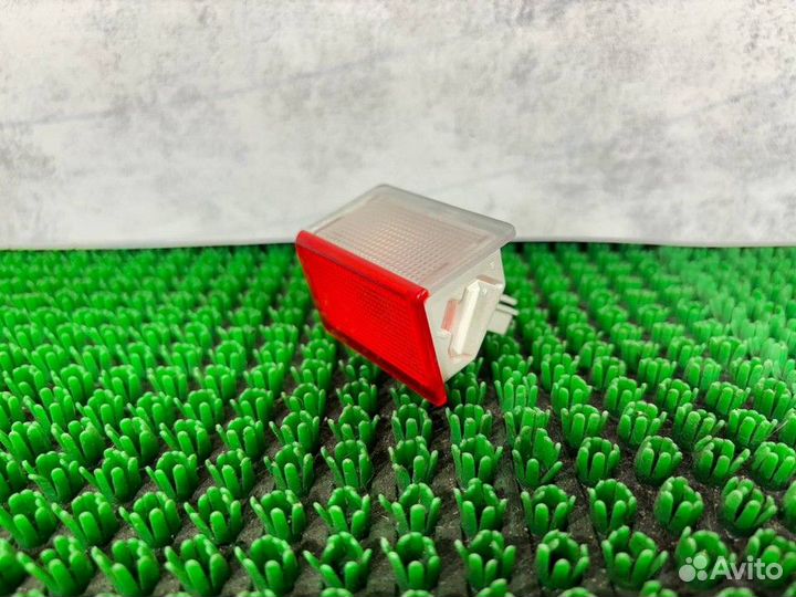 Плафон крышки багажника