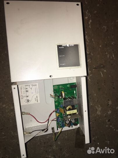 Источник бесперебойного питания скат