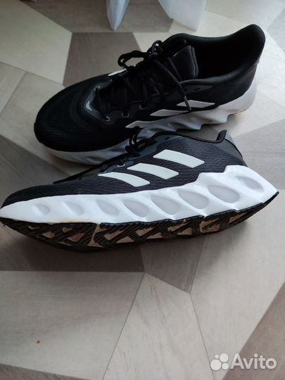 Кроссовки Adidas