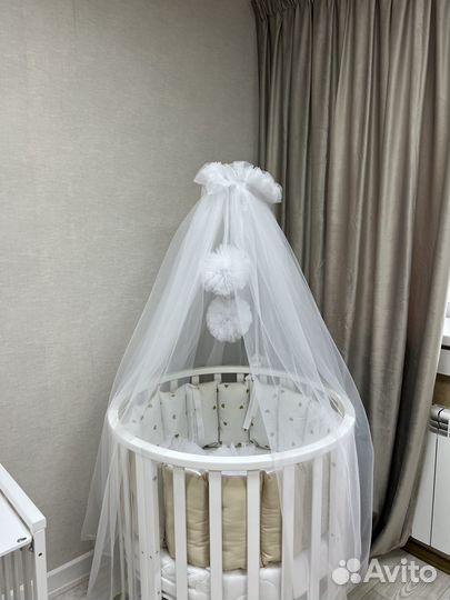 Балдахин с помпонами