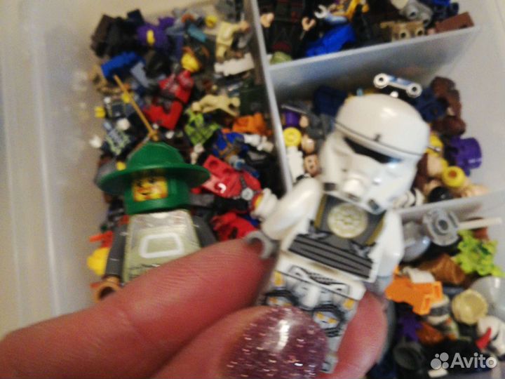 Коллекция разных фигурок Lego