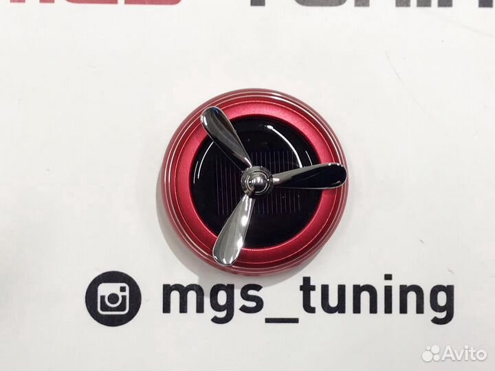 Ароматизатор на парприз в виде винта красный