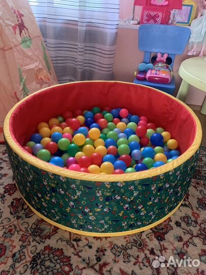 Бассейн с шариками